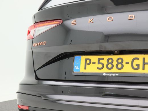 Skoda Enyaq iV 80 Founders Edition Black 204 Pk | 360° Camera | Panorama Dak | Trekhaak | Carplay | Full LED | E... ActivLease financial lease