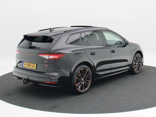 Skoda Enyaq iV 80 Founders Edition Black 204 Pk | 360° Camera | Panorama Dak | Trekhaak | Carplay | Full LED | E... ActivLease financial lease