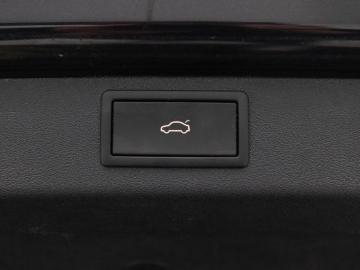 Skoda Enyaq iV 80 Founders Edition Black 204 Pk | 360° Camera | Panorama Dak | Trekhaak | Carplay | Full LED | E... ActivLease financial lease