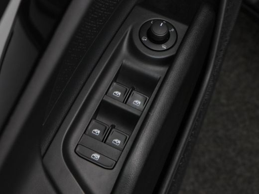 Skoda Enyaq iV 80 Founders Edition Black 204 Pk | 360° Camera | Panorama Dak | Trekhaak | Carplay | Full LED | E... ActivLease financial lease