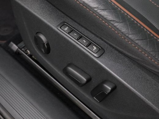 Skoda Enyaq iV 80 Founders Edition Black 204 Pk | 360° Camera | Panorama Dak | Trekhaak | Carplay | Full LED | E... ActivLease financial lease