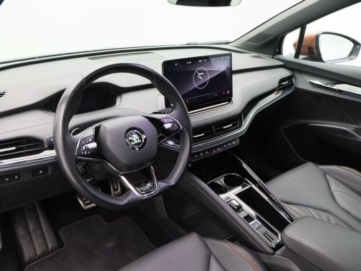 Skoda Enyaq iV 80 Founders Edition Black 204 Pk | 360° Camera | Panorama Dak | Trekhaak | Carplay | Full LED | E... ActivLease financial lease