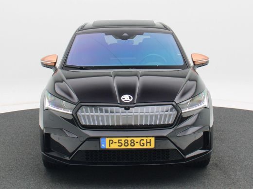 Skoda Enyaq iV 80 Founders Edition Black 204 Pk | 360° Camera | Panorama Dak | Trekhaak | Carplay | Full LED | E... ActivLease financial lease