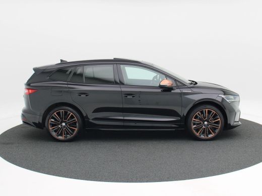 Skoda Enyaq iV 80 Founders Edition Black 204 Pk | 360° Camera | Panorama Dak | Trekhaak | Carplay | Full LED | E... ActivLease financial lease