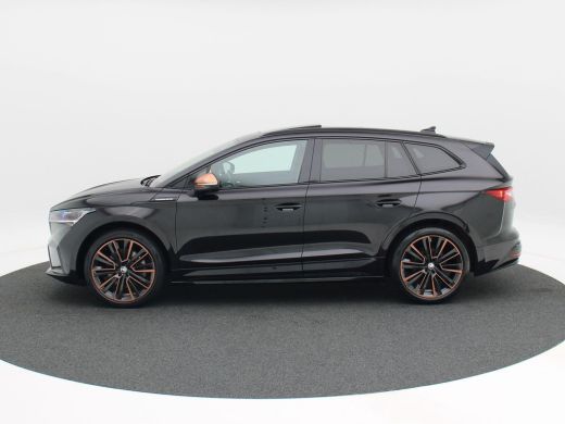 Skoda Enyaq iV 80 Founders Edition Black 204 Pk | 360° Camera | Panorama Dak | Trekhaak | Carplay | Full LED | E... ActivLease financial lease
