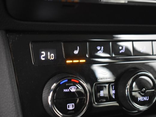 Skoda Superb Combi Style iV 218pk | Elektrische stoelen met memory | App Connect l Elektr. Achterklep | Camera... ActivLease financial lease