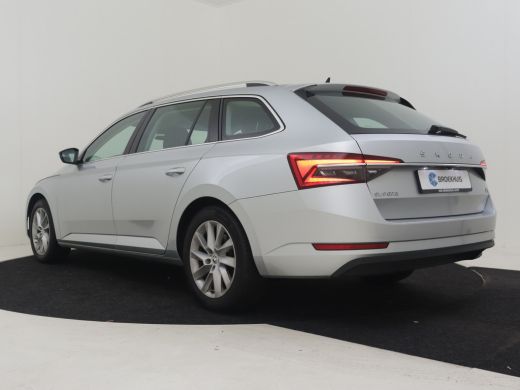 Skoda Superb Combi Style iV 218pk | Elektrische stoelen met memory | App Connect l Elektr. Achterklep | Camera... ActivLease financial lease