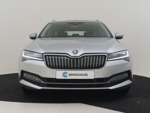 Skoda Superb Combi Style iV 218pk | Elektrische stoelen met memory | App Connect l Elektr. Achterklep | Camera... ActivLease financial lease