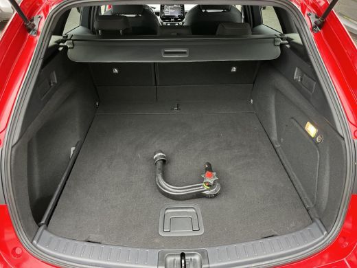 Toyota Corolla Touring Sports 2.0 Hybrid Dynamic | Trekhaak | Dode hoek waarschuwing | Parkeersensoren | Carplay | ActivLease financial lease