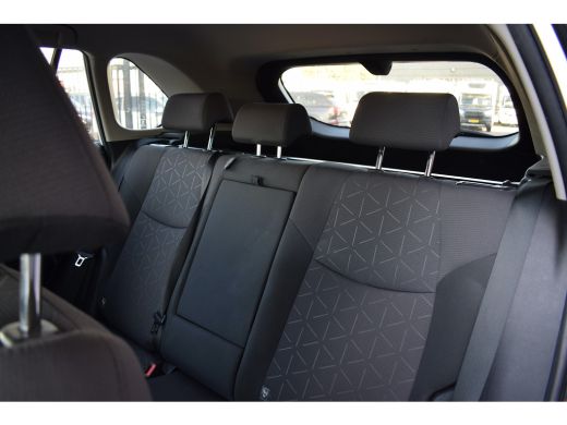 Toyota RAV4 2.5 Hybrid Dynamic | Apple CarPlay | Camera | Climate | ACC ActivLease financial lease