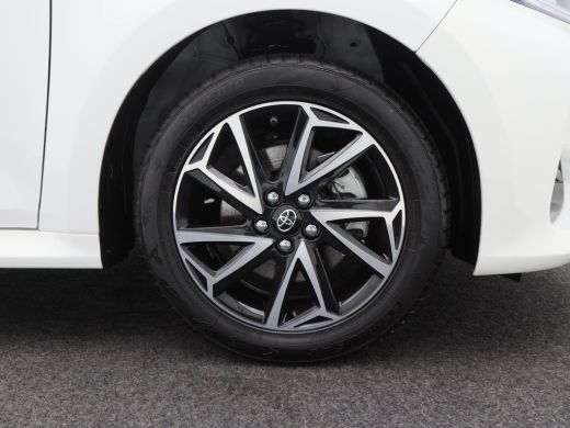 Toyota Yaris 1.5 Hybrid 115 Pk Automaat Dynamic | 16 inch velgen | Cruise Control | Stoelverwarming | Climate ... ActivLease financial lease