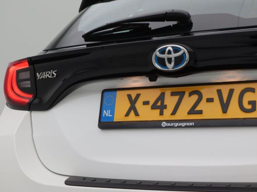 Toyota Yaris 1.5 Hybrid 115 Pk Automaat Dynamic | 16 inch velgen | Cruise Control | Stoelverwarming | Climate ... ActivLease financial lease