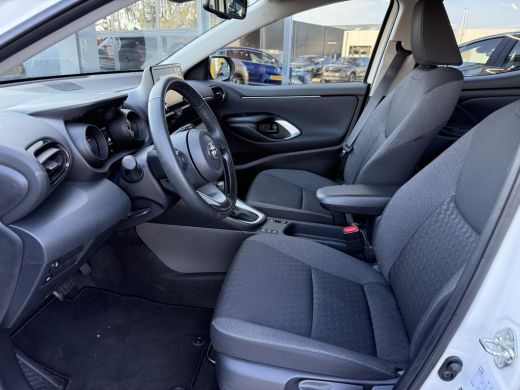 Toyota Yaris 1.5 Hybrid 115 Pk Automaat Dynamic | 16 inch velgen | Cruise Control | Stoelverwarming | Climate ... ActivLease financial lease