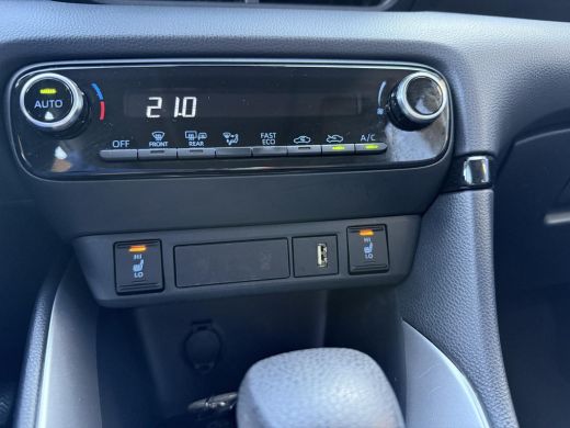 Toyota Yaris 1.5 Hybrid 115 Pk Automaat Dynamic | 16 inch velgen | Cruise Control | Stoelverwarming | Climate ... ActivLease financial lease
