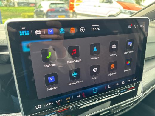 Volkswagen Golf 1.5 eTSI R-Line Edition | 150 pk | Pano Dak | Trekhaak | Head Up | Automaat | ActivLease financial lease