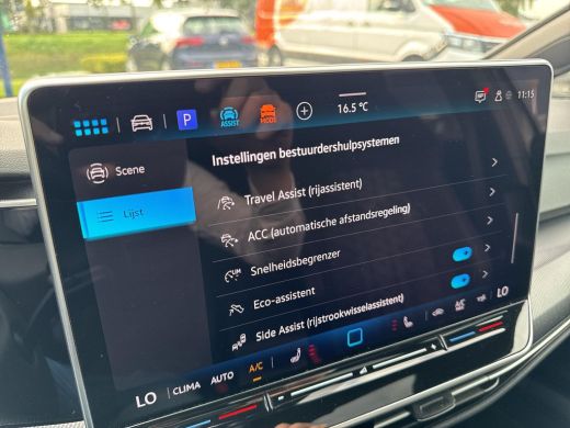 Volkswagen Golf 1.5 eTSI R-Line Edition | 150 pk | Pano Dak | Trekhaak | Head Up | Automaat | ActivLease financial lease