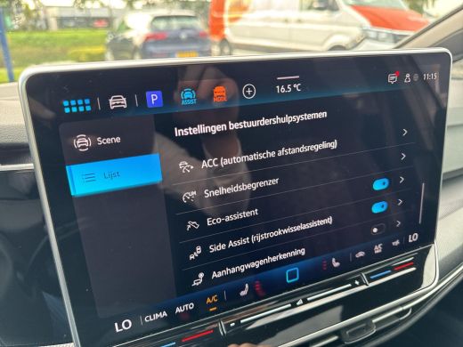 Volkswagen Golf 1.5 eTSI R-Line Edition | 150 pk | Pano Dak | Trekhaak | Head Up | Automaat | ActivLease financial lease