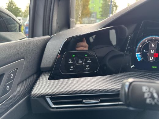 Volkswagen Golf 1.5 eTSI R-Line Edition | 150 pk | Pano Dak | Trekhaak | Head Up | Automaat | ActivLease financial lease