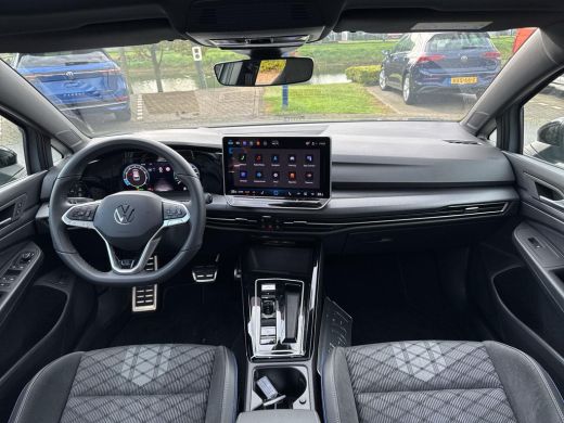 Volkswagen Golf 1.5 eTSI R-Line Edition | 150 pk | Pano Dak | Trekhaak | Head Up | Automaat | ActivLease financial lease