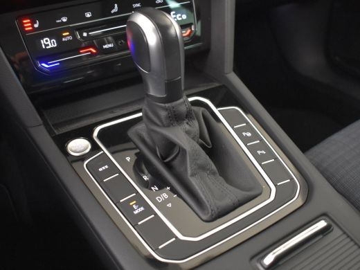 Volkswagen Passat Variant GTE Business 218pk | Trekhaak | Matrix koplampen | Park assist | Panorama dak  | Cameraa ... ActivLease financial lease