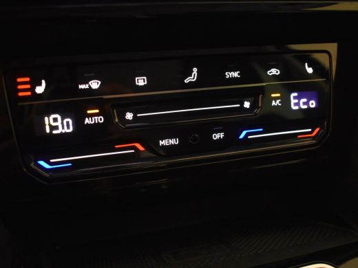 Volkswagen Passat Variant GTE Business 218pk | Trekhaak | Matrix koplampen | Park assist | Panorama dak  | Cameraa ... ActivLease financial lease