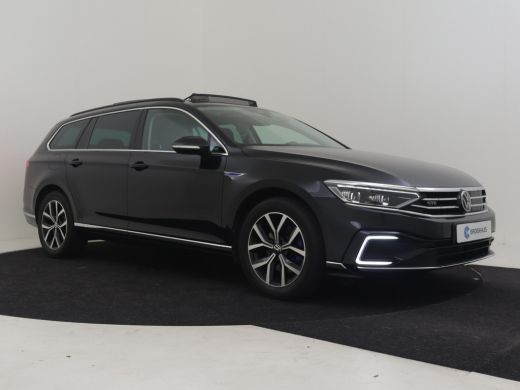 Volkswagen Passat Variant GTE Business 218pk | Trekhaak | Matrix koplampen | Park assist | Panorama dak  | Cameraa ... ActivLease financial lease