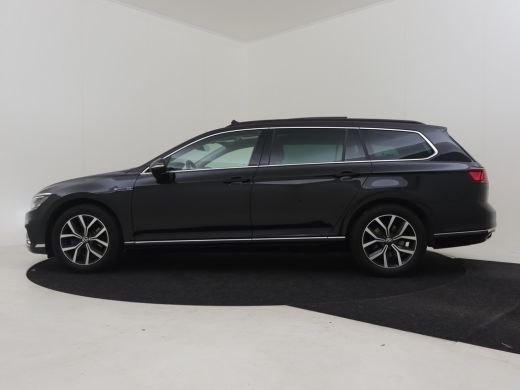 Volkswagen Passat Variant GTE Business 218pk | Trekhaak | Matrix koplampen | Park assist | Panorama dak  | Cameraa ... ActivLease financial lease