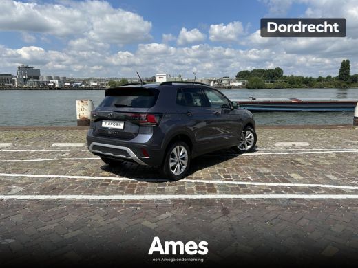 Volkswagen T-Cross Life Edition 1.0 TSI 85 kW / 116 PK SUV 7 versn. DSG | Uit voorraad leverbaar | Parkeersensoren v... ActivLease financial lease