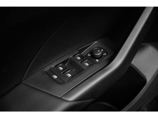 Volkswagen T-Cross Life Edition | 'App-Connect' draadloze smartphone integratie | Automatische afstandsregeling (Ada... ActivLease financial lease