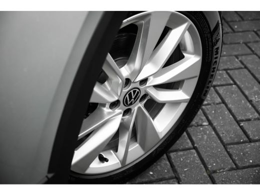 Volkswagen T-Cross Life Edition | 'App-Connect' draadloze smartphone integratie | Automatische afstandsregeling (Ada... ActivLease financial lease