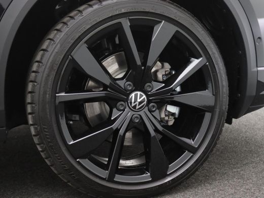 Volkswagen T-Roc 1.5 TSI R-Line Business 150PK DSG Trekhaak, Pano-Schuifdak, 19" LM Velgen, Black Style, LED-Matri... ActivLease financial lease