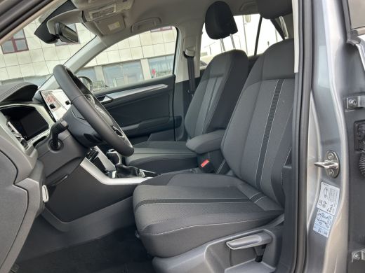 Volkswagen T-Roc Life Edition 1.5 TSI 150 PK 7 versn. DSG | Uit voorraad leverbaar |Multimediapakket | Airconditio... ActivLease financial lease