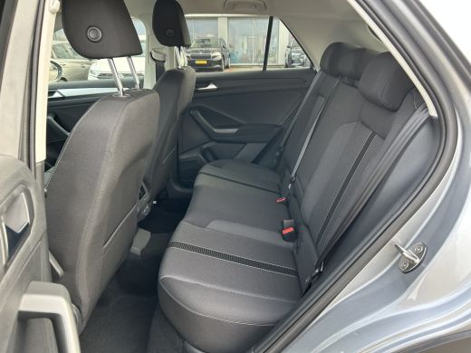 Volkswagen T-Roc Life Edition 1.5 TSI 150 PK 7 versn. DSG | Uit voorraad leverbaar |Multimediapakket | Airconditio... ActivLease financial lease
