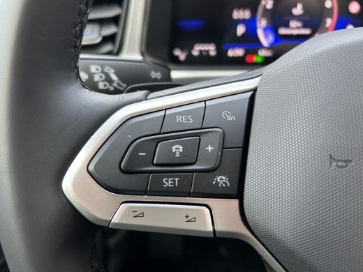 Volkswagen T-Roc Life Edition 1.5 TSI 150 PK 7 versn. DSG | Uit voorraad leverbaar |Multimediapakket | Airconditio... ActivLease financial lease