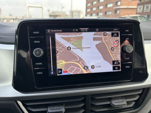 Volkswagen T-Roc Life Edition 1.5 TSI 150 PK 7 versn. DSG | Uit voorraad leverbaar |Multimediapakket | Airconditio... ActivLease financial lease