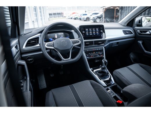 Volkswagen T-Roc Life Edition | Achteruitrijcamera (Rear View) | Automatische afstandsregeling (Adaptive Cruise Co... ActivLease financial lease