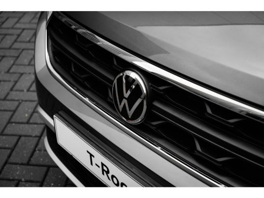 Volkswagen T-Roc Life Edition | 'App-Connect' draadloze smartphone integratie | 'App-Connect' smartphone integrati... ActivLease financial lease