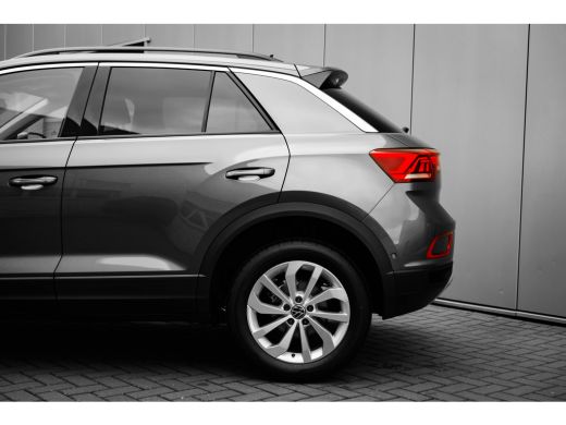 Volkswagen T-Roc Life Edition | 'App-Connect' draadloze smartphone integratie | 'App-Connect' smartphone integrati... ActivLease financial lease