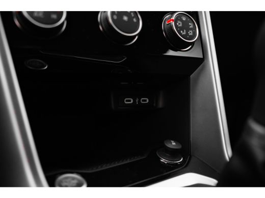 Volkswagen T-Roc Life Edition | 'App-Connect' draadloze smartphone integratie | 'App-Connect' smartphone integrati... ActivLease financial lease