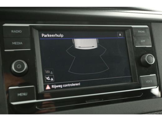 Volkswagen Transporter 2.0 TDI L2H1 | DC | Airco | Carplay | Trekh. | Cruise | Parkeersens. ActivLease financial lease