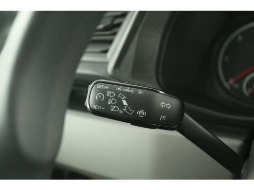 Volkswagen Transporter 2.0 TDI L2H1 | DC | Airco | Carplay | Trekh. | Cruise | Parkeersens. ActivLease financial lease