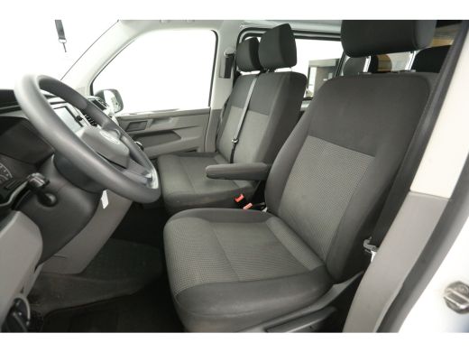 Volkswagen Transporter 2.0 TDI L2H1 | DC | Airco | Carplay | Trekh. | Cruise | Parkeersens. ActivLease financial lease