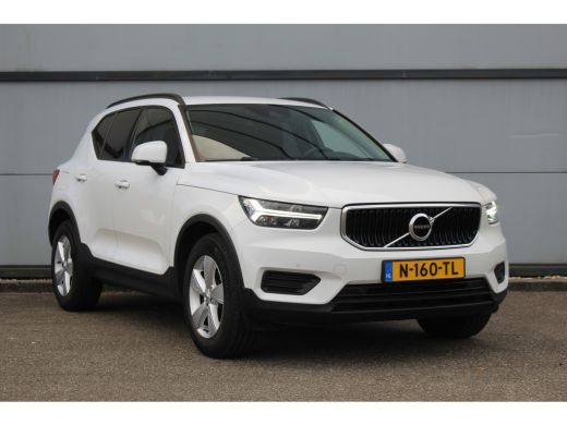 Volvo  XC40 1.5 T2 Momentum Core Aut. | Trekhaak | Climate & Cruise C. | Camera | CarPlay | LED | 17" LMV| PD... ActivLease financial lease