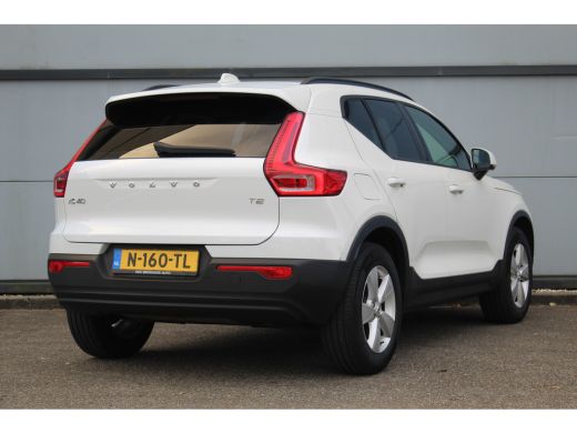Volvo  XC40 1.5 T2 Momentum Core Aut. | Trekhaak | Climate & Cruise C. | Camera | CarPlay | LED | 17" LMV| PD... ActivLease financial lease