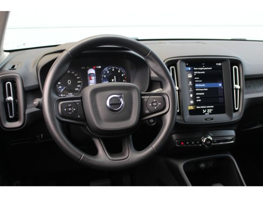 Volvo  XC40 1.5 T2 Momentum Core Aut. | Trekhaak | Climate & Cruise C. | Camera | CarPlay | LED | 17" LMV| PD... ActivLease financial lease