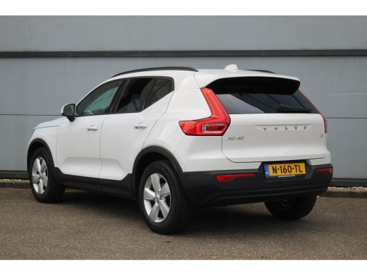 Volvo  XC40 1.5 T2 Momentum Core Aut. | Trekhaak | Climate & Cruise C. | Camera | CarPlay | LED | 17" LMV| PD... ActivLease financial lease