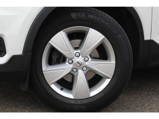 Volvo  XC40 1.5 T2 Momentum Core Aut. | Trekhaak | Climate & Cruise C. | Camera | CarPlay | LED | 17" LMV| PD... ActivLease financial lease