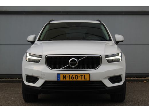 Volvo  XC40 1.5 T2 Momentum Core Aut. | Trekhaak | Climate & Cruise C. | Camera | CarPlay | LED | 17" LMV| PD... ActivLease financial lease