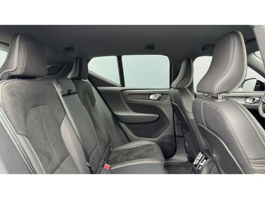 Volvo  XC40 1.5 T5 Recharge R-Design | Achterbank in delen neerklapbaar | Achteropkomend verkeer waarschuwing... ActivLease financial lease