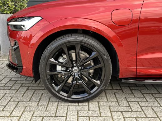 Volvo  XC60 2.0 T8 Plug-in hybrid AWD Ultra Dark Heico Sportiv | Actief Sportuitlaatsysteem | Luchtvering | H... ActivLease financial lease